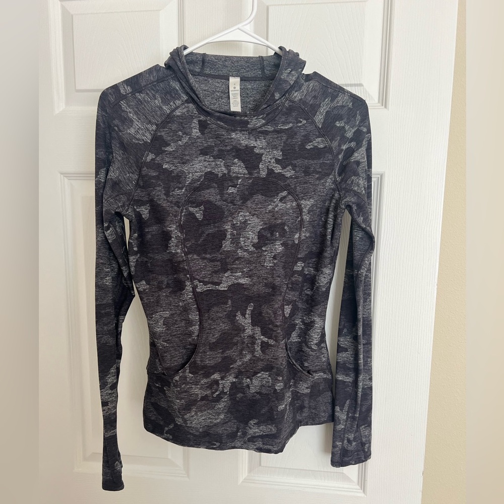 Lululemon camo long sleeve top